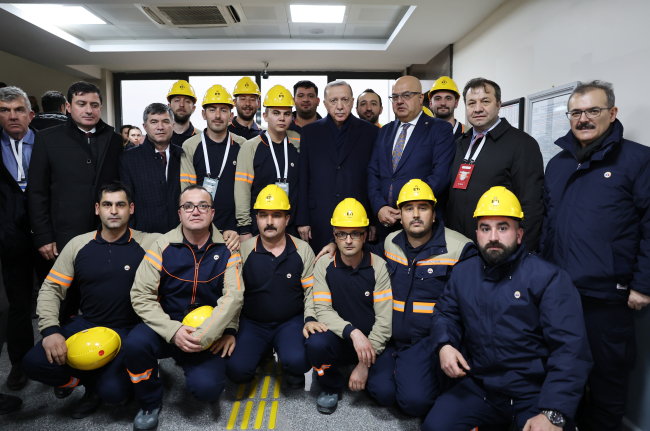 Cumhurbaşkanı Erdoğan depremzedelerle buluştu