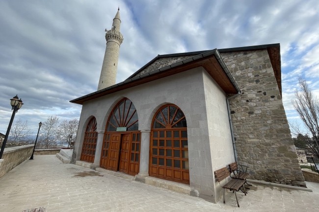Elazığ'ın tarihi Harput Mahallesi'nde asırlık camiler ramazana hazır