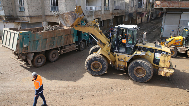 Şanlıurfa'da selin izleri siliniyor