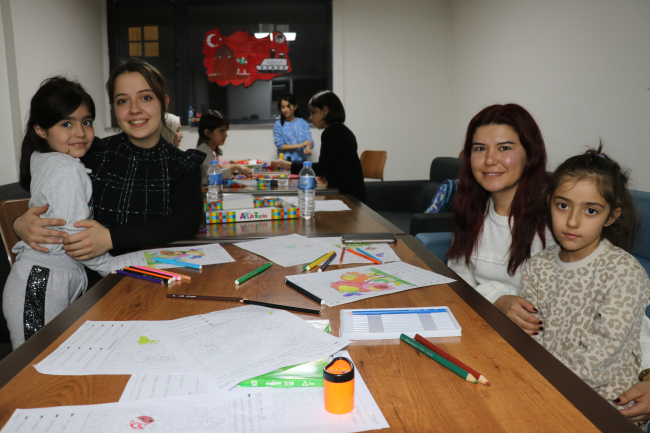 Öğretmenler depremzede öğrenciler için gönüllü mesaide