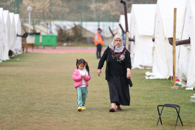 Çadır kentteki depremzedeler ramazanı buruk karşıladı