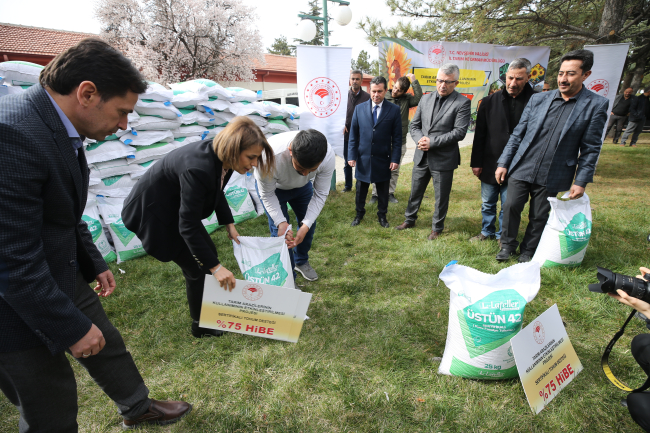 Nevşehir'de çiftçilere kuru fasulye tohumu dağıtıldı