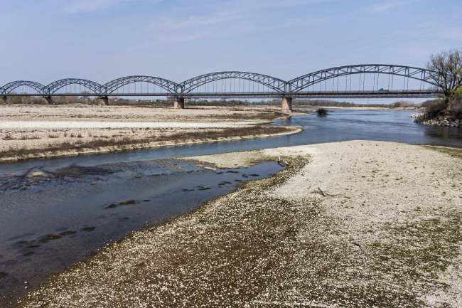 İtalya'nın en büyük nehri Po'daki kuraklık sıkıntısı sürüyor