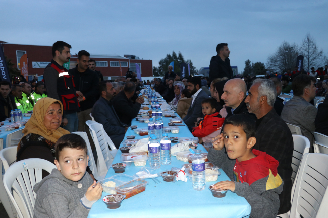 Bakan Karaismailoğlu: Her şeyi eskisinden daha iyi hale getirmek bizim görevimiz