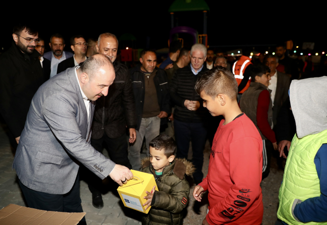 Bakan Varank İslahiye'de depremzedelerle iftar yaptı