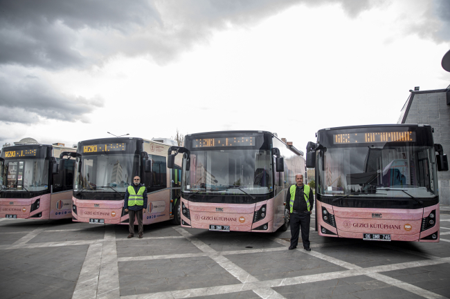 Kültür ve Turizm Bakanlığı'ndan deprem bölgesine 10 gezici kütüphane