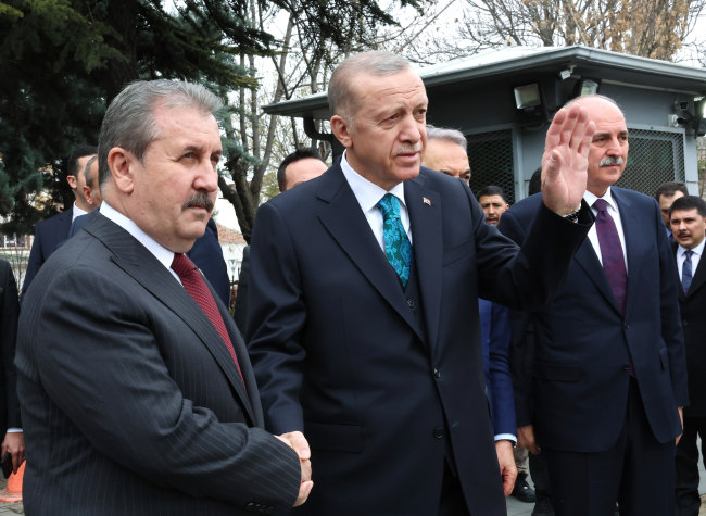 Cumhurbaşkanı Erdoğan, Büyük Birlik Partisi'ni ziyaret etti
