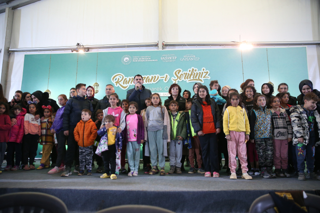 Bakan Kurum: Gaziantep'te 10 bin konutun temelini atacağız