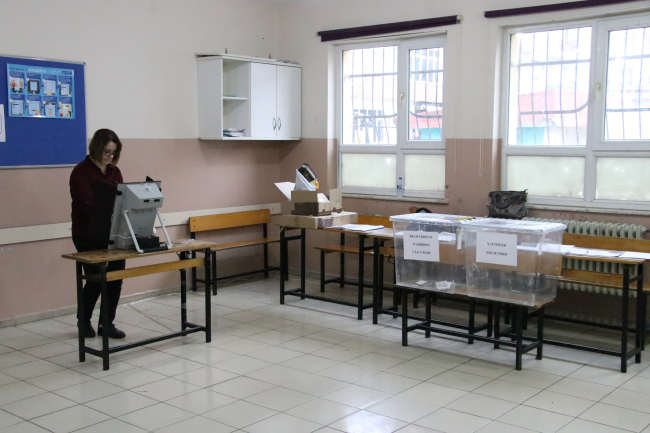 Trakya'daki çifte vatandaşlar Bulgaristan seçimleri için oy kullanıyor