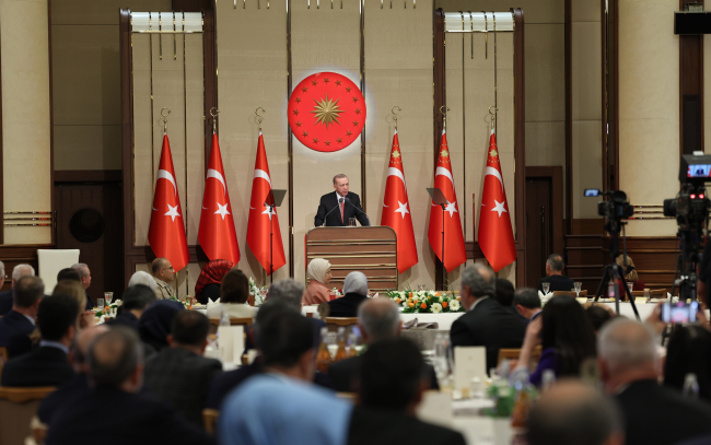 Cumhurbaşkanı Erdoğan: Deprem felaketinin de altında kalmadık, Allah'ın izniyle kalmayacağız