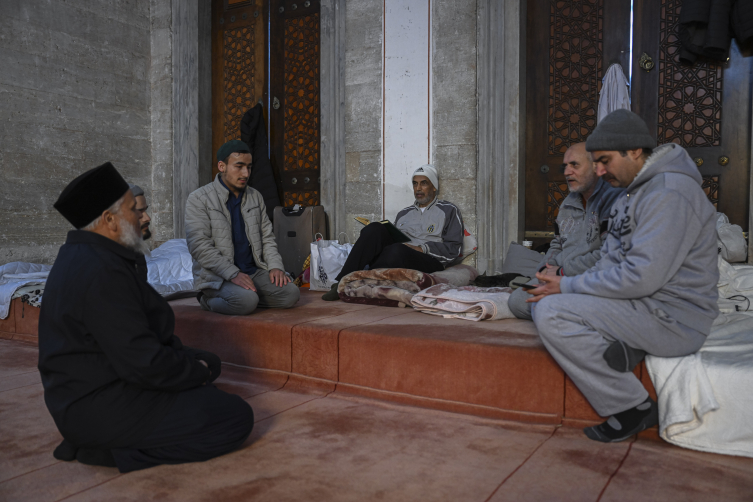 Ramazan sünneti itikafı ibadetle yaşıyorlar