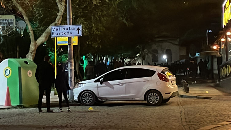 Kartal'da park halindeki otomobile silahlı saldırı: 2 ölü, 2 yaralı