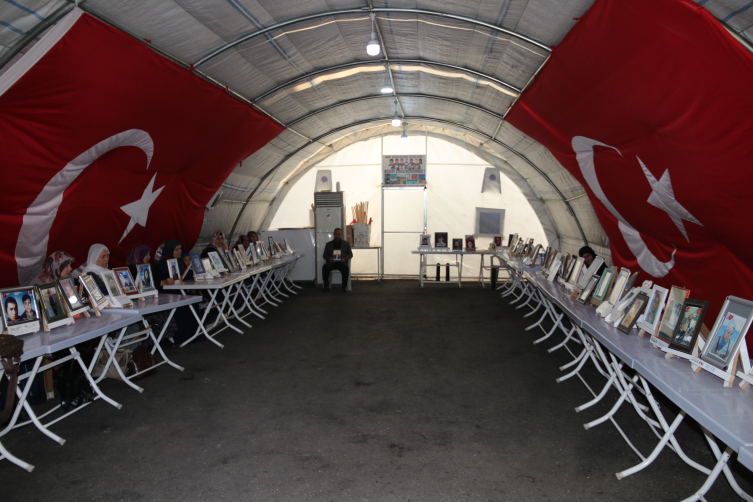 Diyarbakır annelerinin evlat nöbeti sürüyor