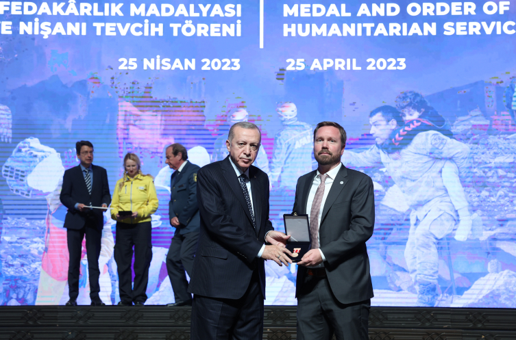 Cumhurbaşkanı Erdoğan: 55 bin kişiye madalya ve nişan verilecek