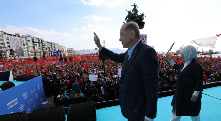 Cumhurbaşkanı Erdoğan: Masanın 7 ayağı birbirine dolaşmış durumda