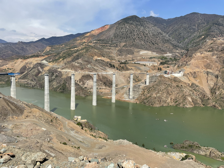 Yusufeli'nin eski ilçe merkezi tamamen sular altında kaldı