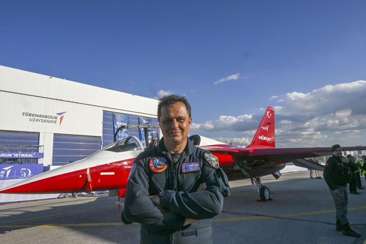 HÜRJET'i ilk kez uçuran pilot Çelik: Kalkıştan inişe kadar güvende hissettim