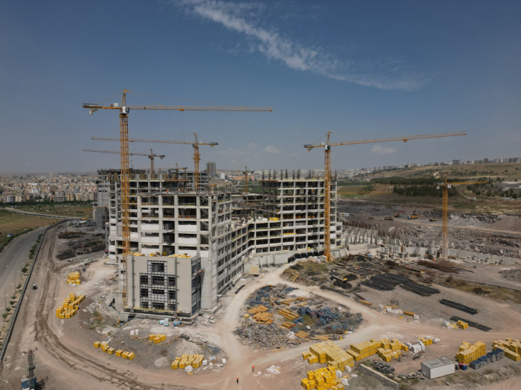 Şanlıurfa Şehir Hastanesi'nin yüzde 41'i tamamlandı