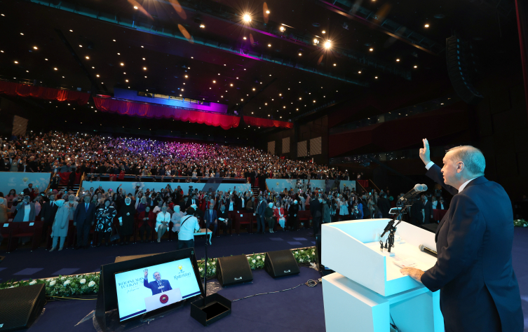 Cumhurbaşkanı Erdoğan: Hayatımızın en önemli tercihlerini yapacağız