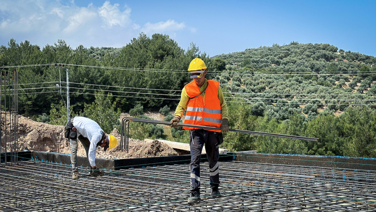 Arsuz'da kalıcı köy evlerinin inşası sürüyor