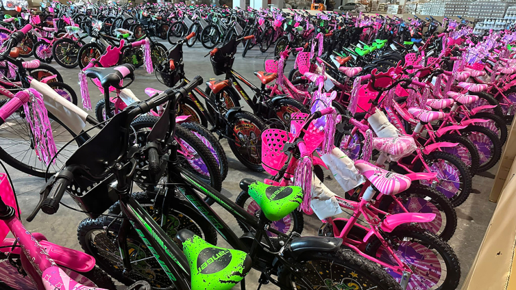 Gaziantepli şehit ve gazi çocuklarına bisiklet hediyesi