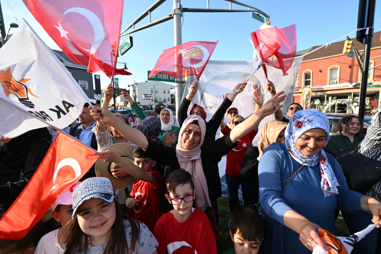 ABD'deki Türkler Cumhurbaşkanı Erdoğan'ın zaferini kutladı