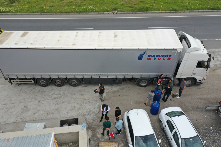 Tırın yakıt deposunda 537 kilo uyuşturucu ele geçirildi