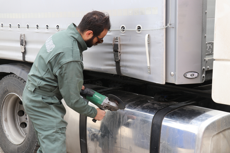 Tırın yakıt deposunda 537 kilo uyuşturucu ele geçirildi