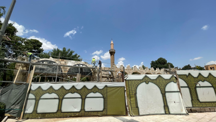 Depremde hasar alan Balıklıgöl yeni görünümüne kavuşuyor