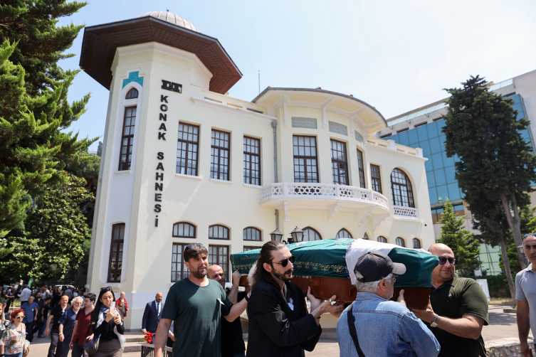 Nurhan Damcıoğlu, İzmir'de son yolculuğuna uğurlandı