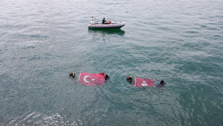 Marmara Denizi'nde kıyı temizliği yapıldı
