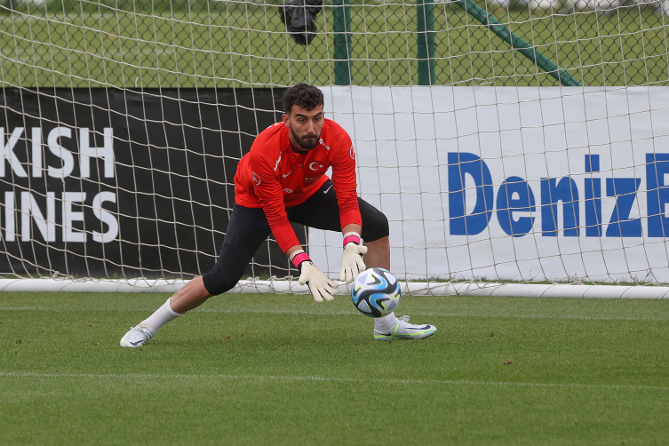 Milliler Letonya maçının hazırlıklarını sürdürdü