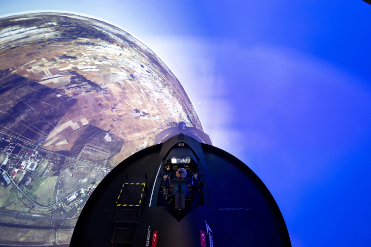 Türk pilotlar KAAN için hazırlanıyor