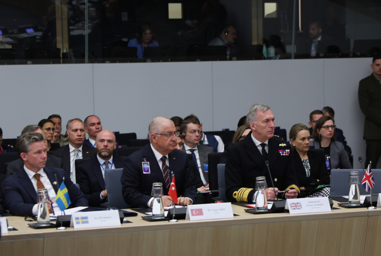 Milli Savunma Bakanı Güler NATO Karargahı'na geldi