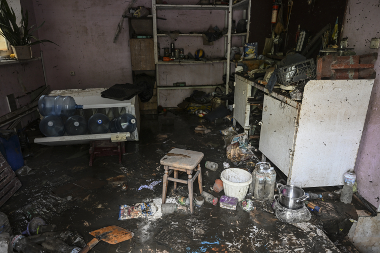 Su baskınlarından etkilenen Herson normal hayata dönmeye çalışıyor