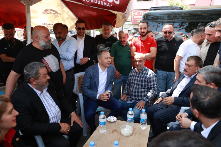 İçişleri Bakanı Yerlikaya, Malatya'da depremzedelerle bir araya geldi