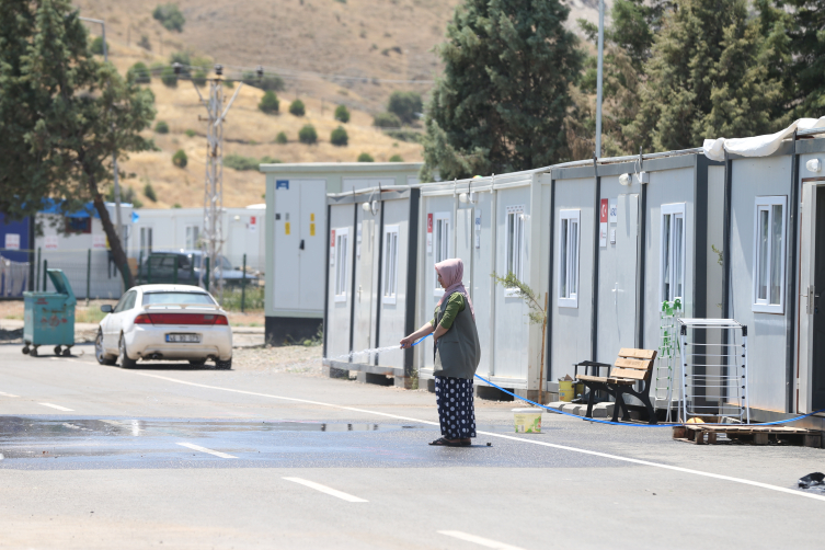 Kahramanmaraş'ta 90 bin 939 afetzede konteyner evlere yerleştirildi