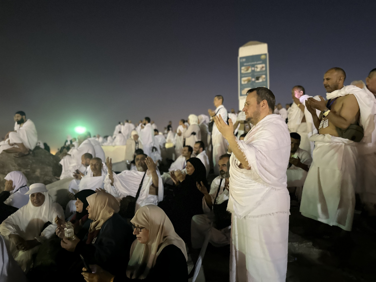 Hacı adayları Arafat'ta