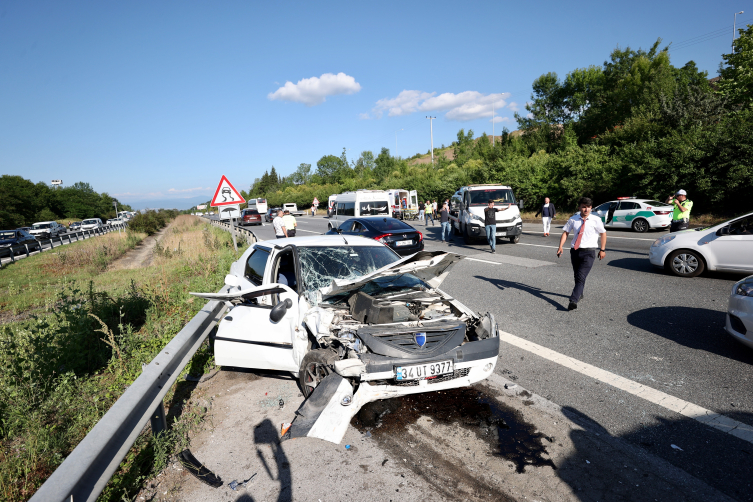 Anadolu Otoyolunda zincirleme kaza: 13 yaralı