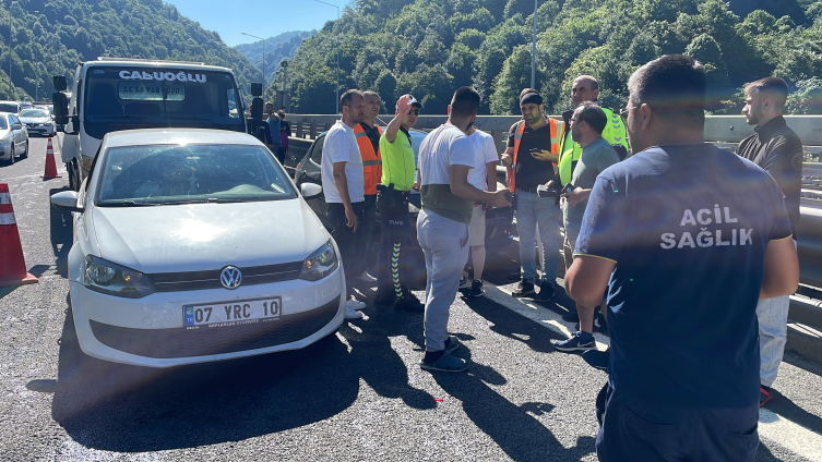 Anadolu Otoyolu'nda 18 aracın karıştığı kaza ulaşımı aksattı