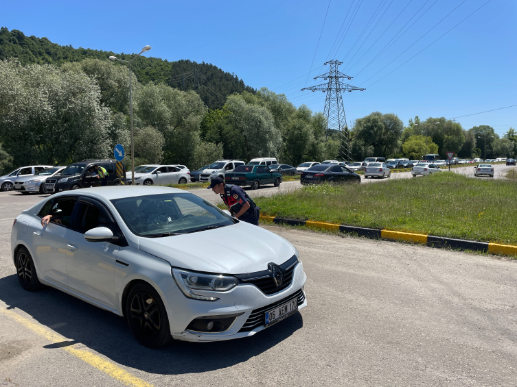 İnkumu yoğunluk nedeniyle araç girişine kapatıldı