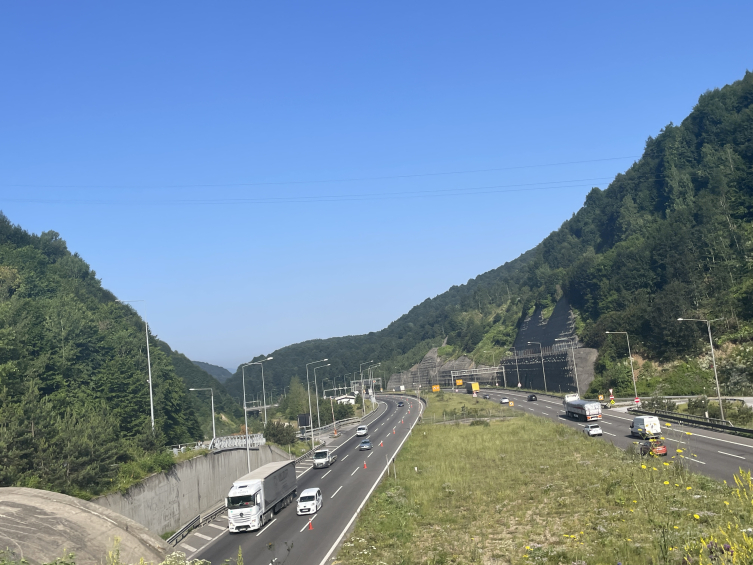 Bayram tatilinde Bolu Dağı Tüneli'nden 1 milyondan fazla araç geçti