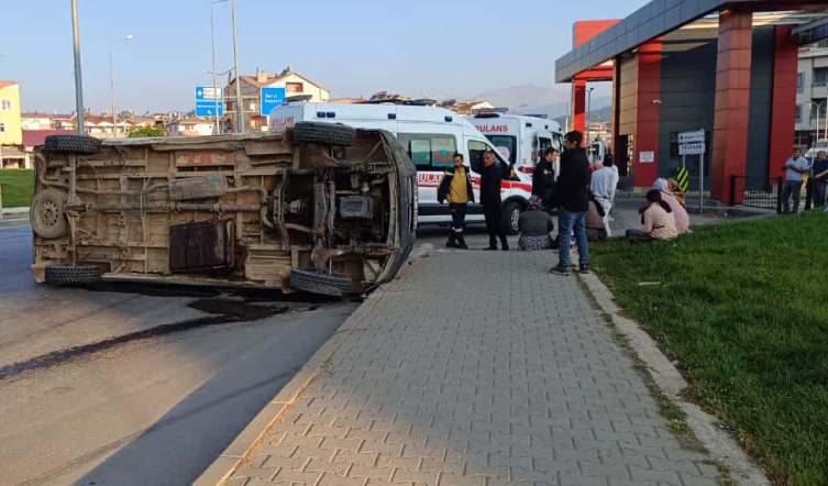 Kahramanmaraş'ta devrilen minibüsteki 9 tarım işçisi yaralandı
