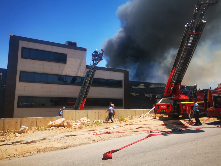 Gaziantep'te fabrika yangını: 10 işçi hastaneye kaldırıldı