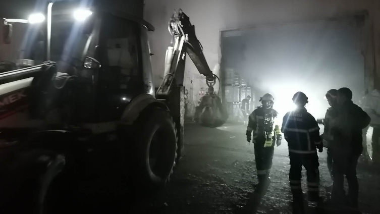 Kocaeli'de geri dönüşüm tesisinde duman paniği