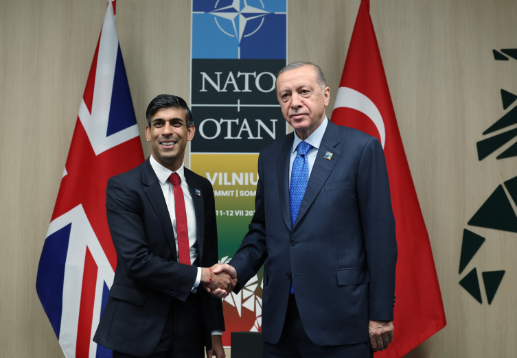 Cumhurbaşkanı Erdoğan'dan NATO Liderler Zirvesi'nde diplomasi trafiği