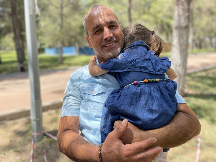 Sevgi evinden gelen 'anne' sözü minik kardeşlerin hayatını değiştirdi