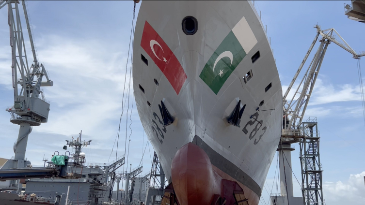 Pakistan MİLGEM Projesi'nin son gemisi denize iniyor