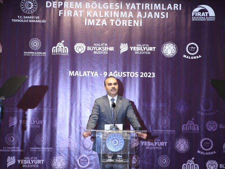 Bakan Kacır: KOBİ'lerimizi tüm deprem bölgesinde can damarı olarak görüyoruz