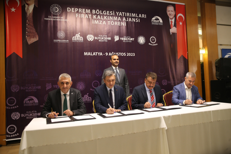 Bakan Kacır: KOBİ'lerimizi tüm deprem bölgesinde can damarı olarak görüyoruz